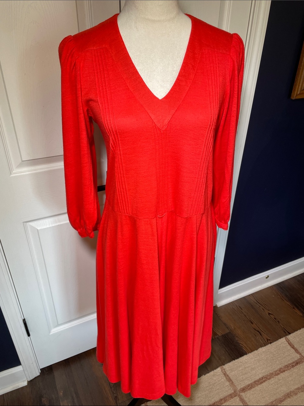 VTG 70s Bright Red Knit Day Dress Long Bishop Sleeve V-Neck Pleated Midi Skirt L